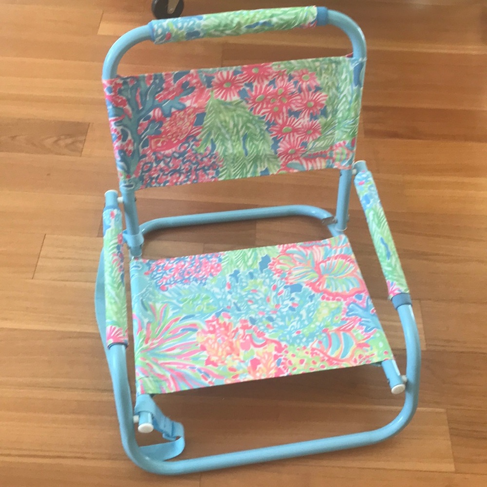 SOLD EUC. - Lilly Pulitzer Beach Chair in Lovers